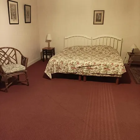 Peches De Vignes * Fouquebrune